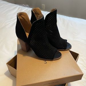 Ladies Lucky Brand open toe boots